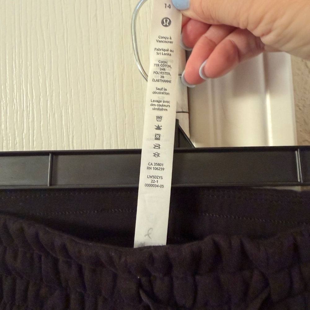 Lululemon womens sweatpants - Picture 5 of 5